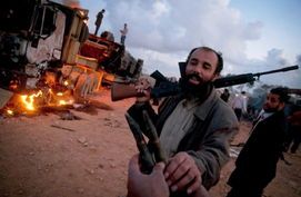 利比亚危机:油桩里的金融泡沫到底是怎么翻滚的?